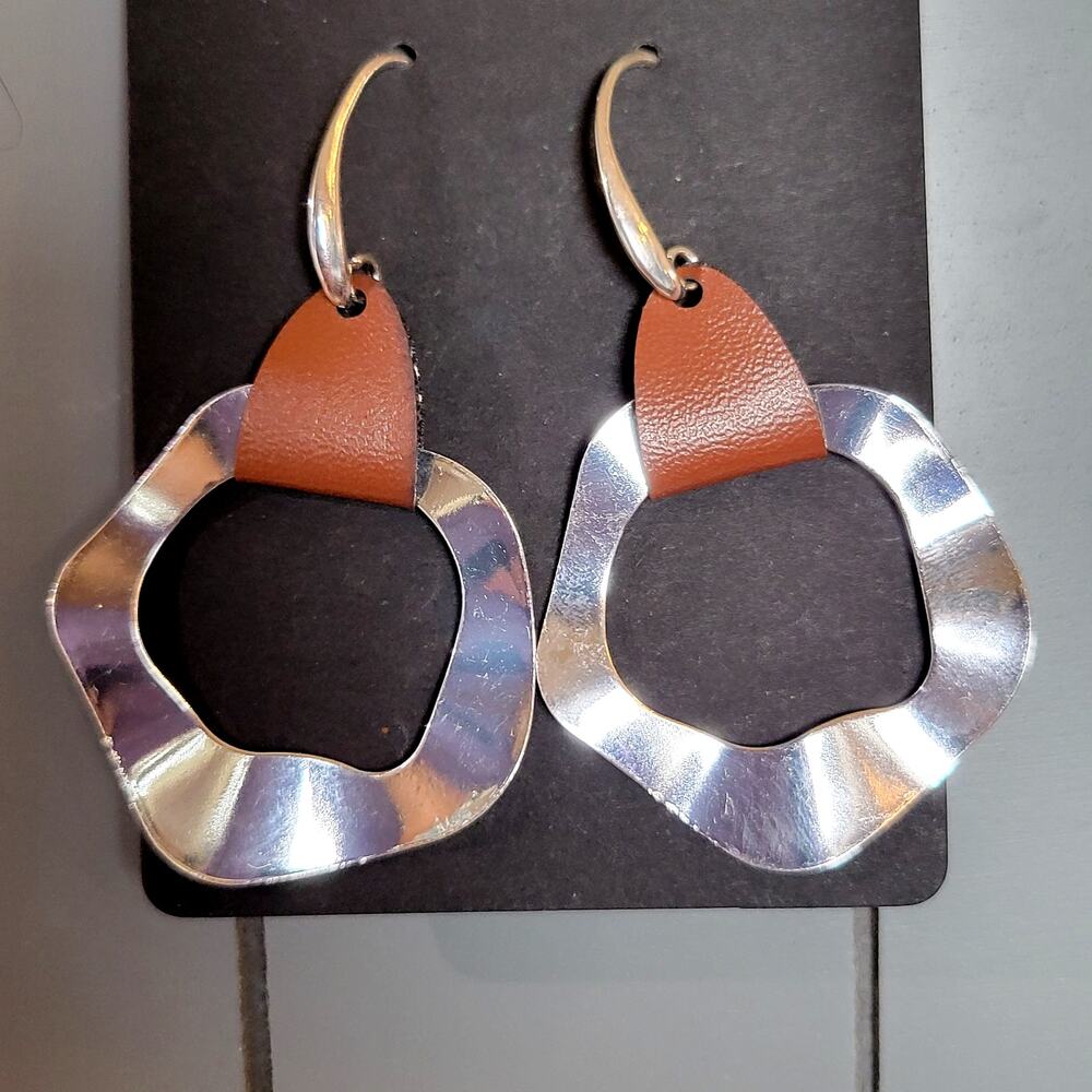 Modern Hammered Silver Tone & Brown Leather Drop Earrings Statement Boho Chic